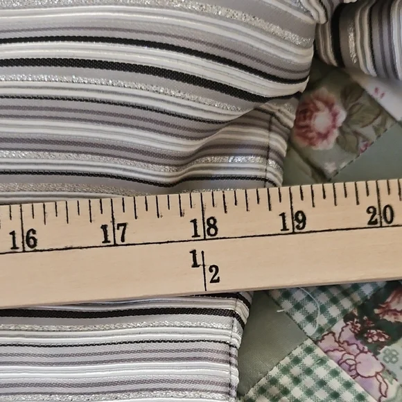 Sandra Darren Gray White Metallic Sheen Stripe Blaze - Picture 6 of 9